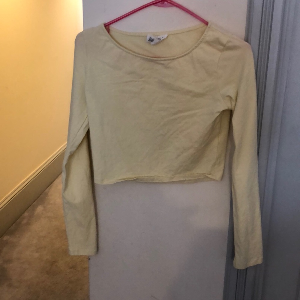 Forever21 long sleeve light yellow crop top!